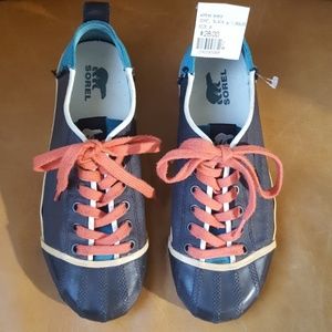 Sorel black sneaker with turqoise